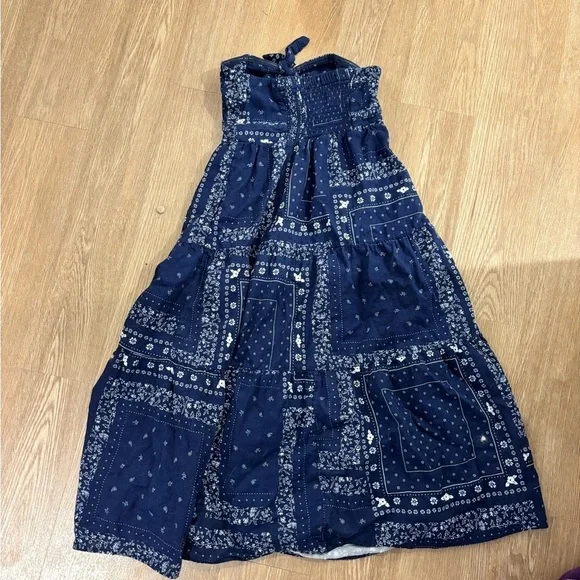 Universal Threads Strapless Smocked Bandeau Dress - Picture 4 of 4